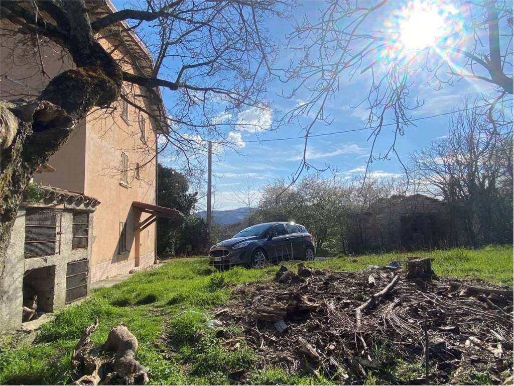 Villa a Gualdo tadino in Via Case Matteucci s.n.c - Foto 3
