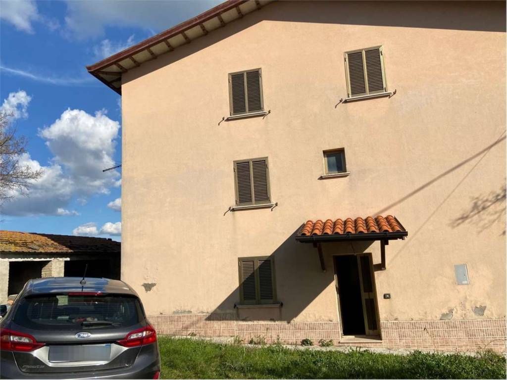 Villa a Gualdo tadino in Via Case Matteucci s.n.c - Foto 4