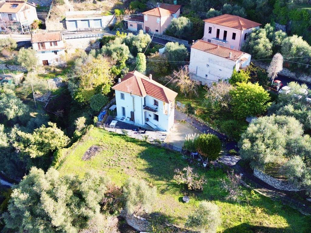 Villa a Chiusanico in Via Edmondo De Amicis - Foto 3