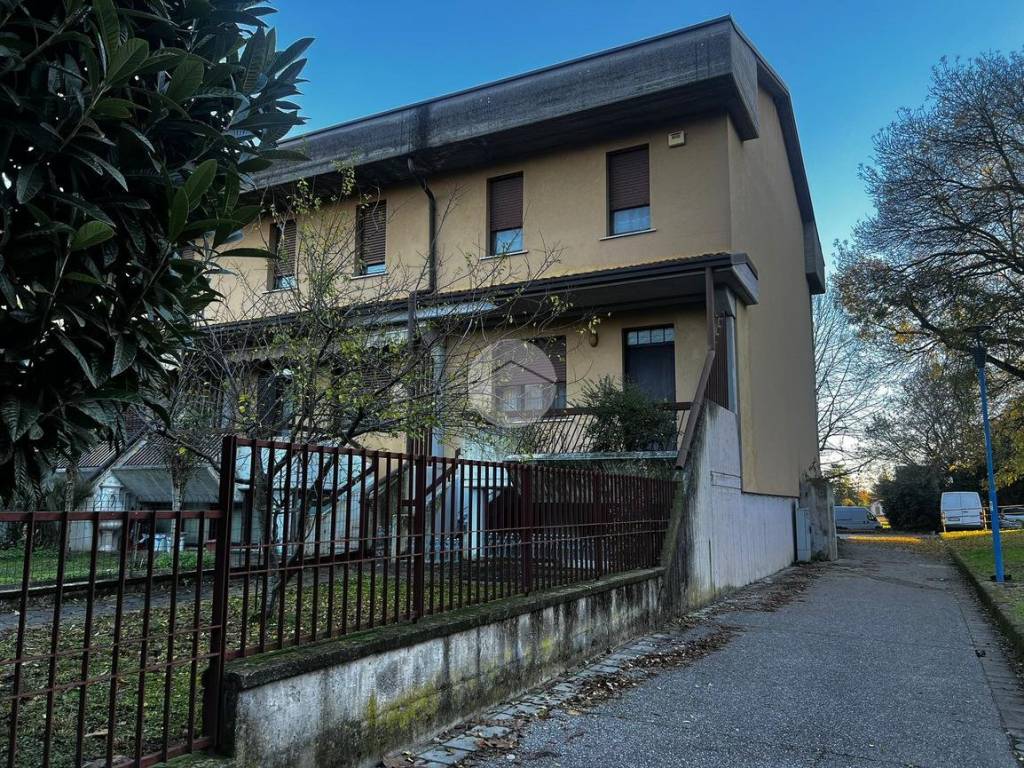 Villetta a schiera a Brescia in Via Brunelleschi, 32 - Foto 2
