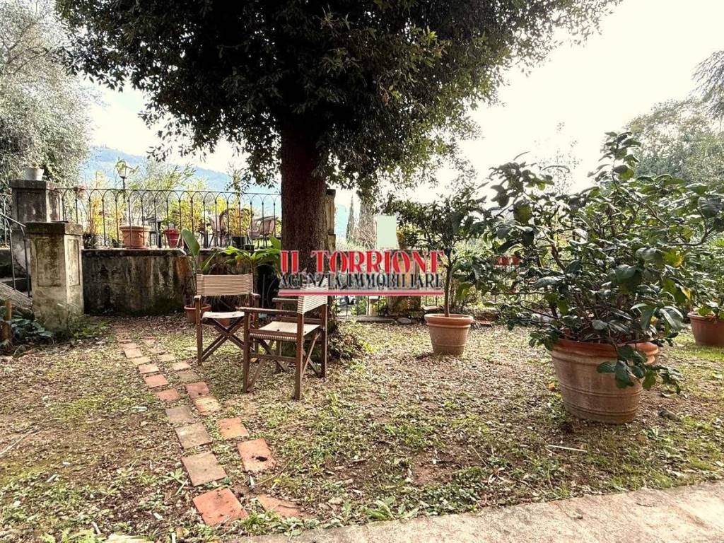 Villa a Pescia in Via 8 Marzo - Foto 2