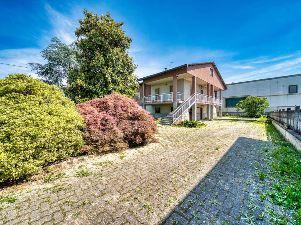 Villa a Bosconero in Via 4 Novembre, 12 - Foto 2