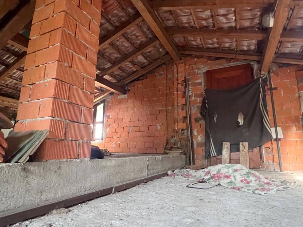 Attico / mansarda a Verbania in Via Alfonso La Marmora, 48 - Foto 3