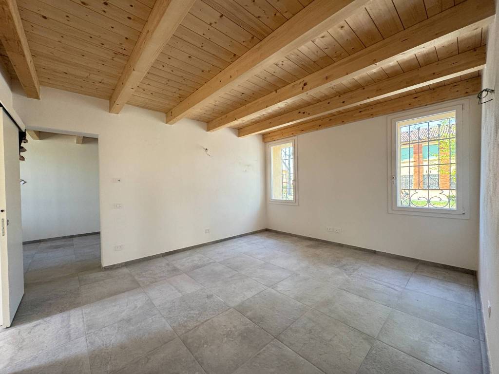 Casa indipendente a Ferrara in Piazza Santi Filippo e Giacomo - Foto 5