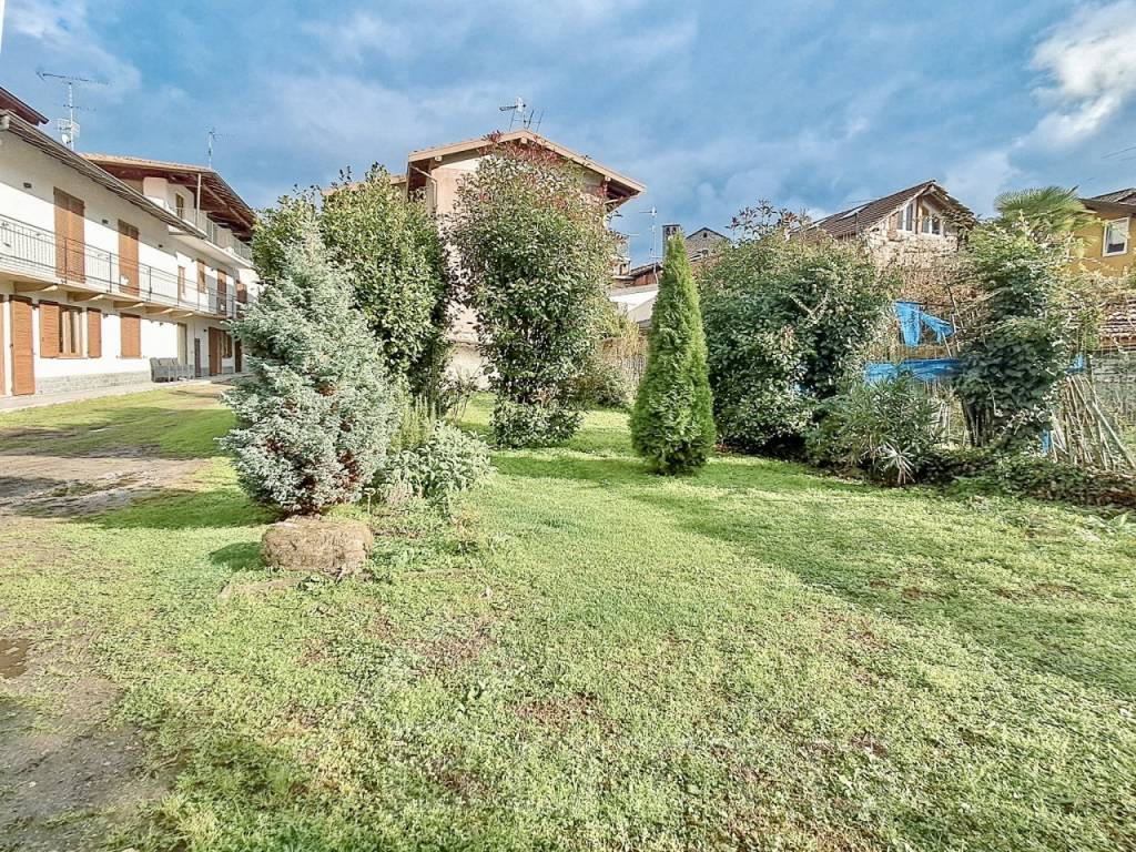 Villetta a schiera a Gozzano in via regina villa 33 - Foto 2