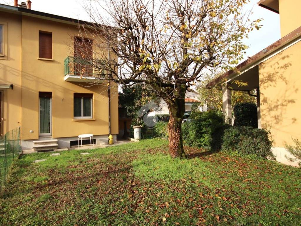 Villa a Barzanò in Via dell'olmo, 10 - Foto 2