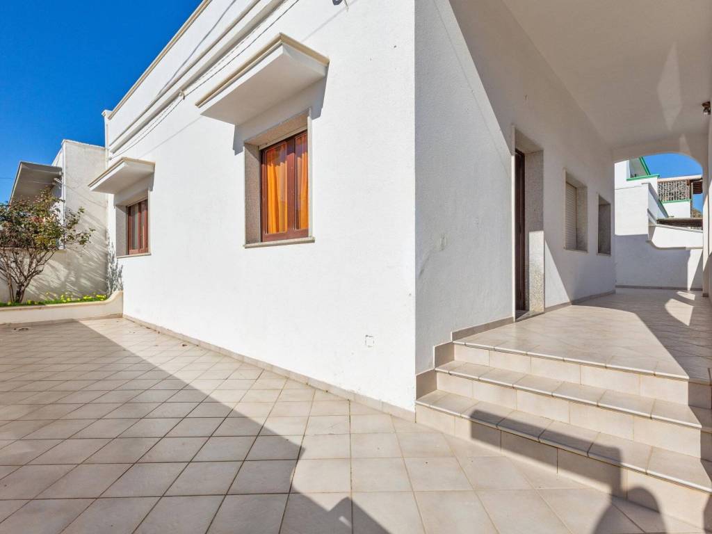 Villa a Ugento in Via Eroi Ugentini - Foto 2