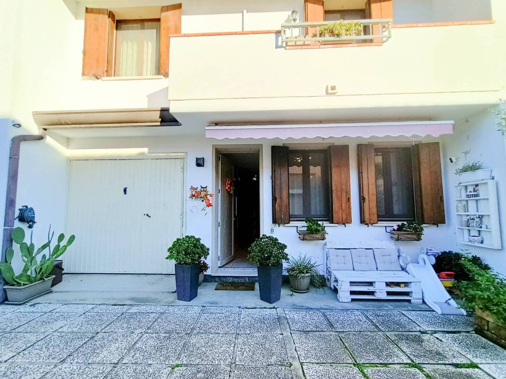 Casa indipendente a Corbola in Via Pietro Nenni, 112 - Foto 2