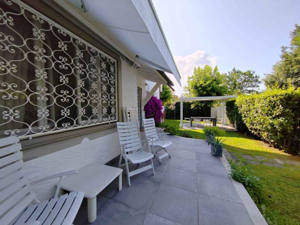 Villa a Forte dei marmi in Via de Grada - Foto 3