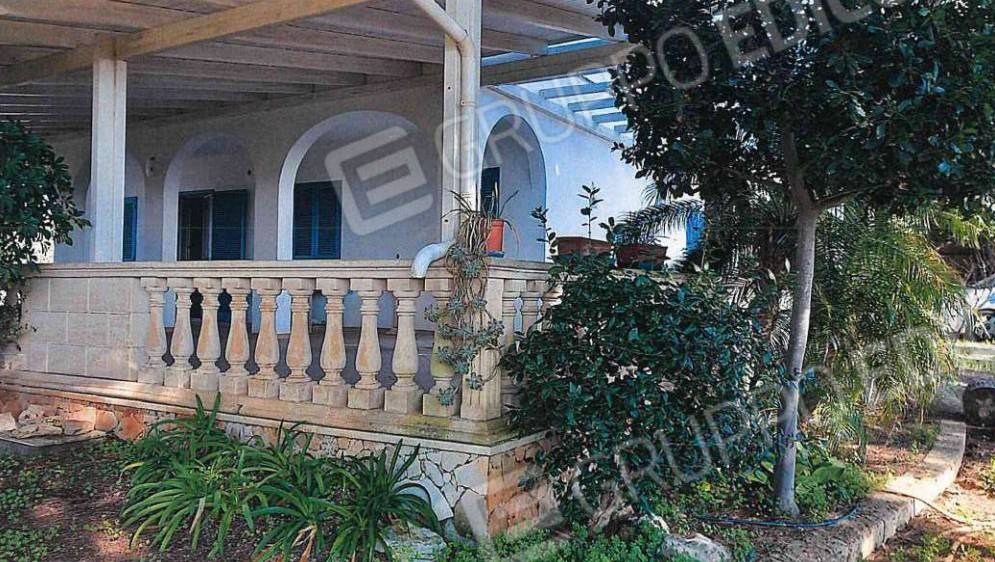 Villa a Salve in Via Luigi Cadorna, 17 - Foto 2