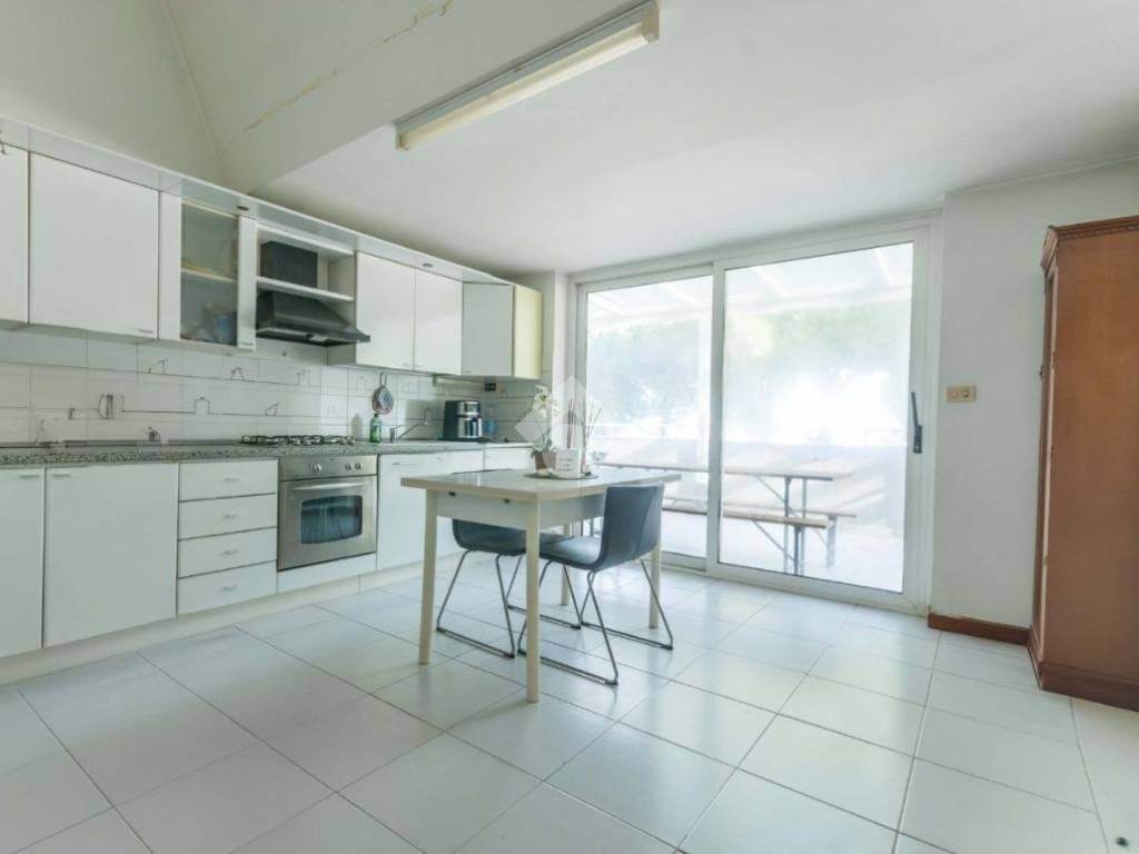 Appartamento a Roseto degli abruzzi in Lungomare Roma, 16 - Foto 5