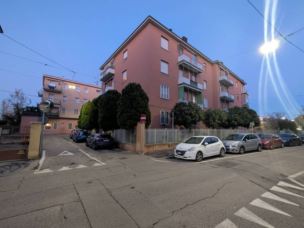 Appartamento a Bologna in Via Amatore Sciesa - Foto 4