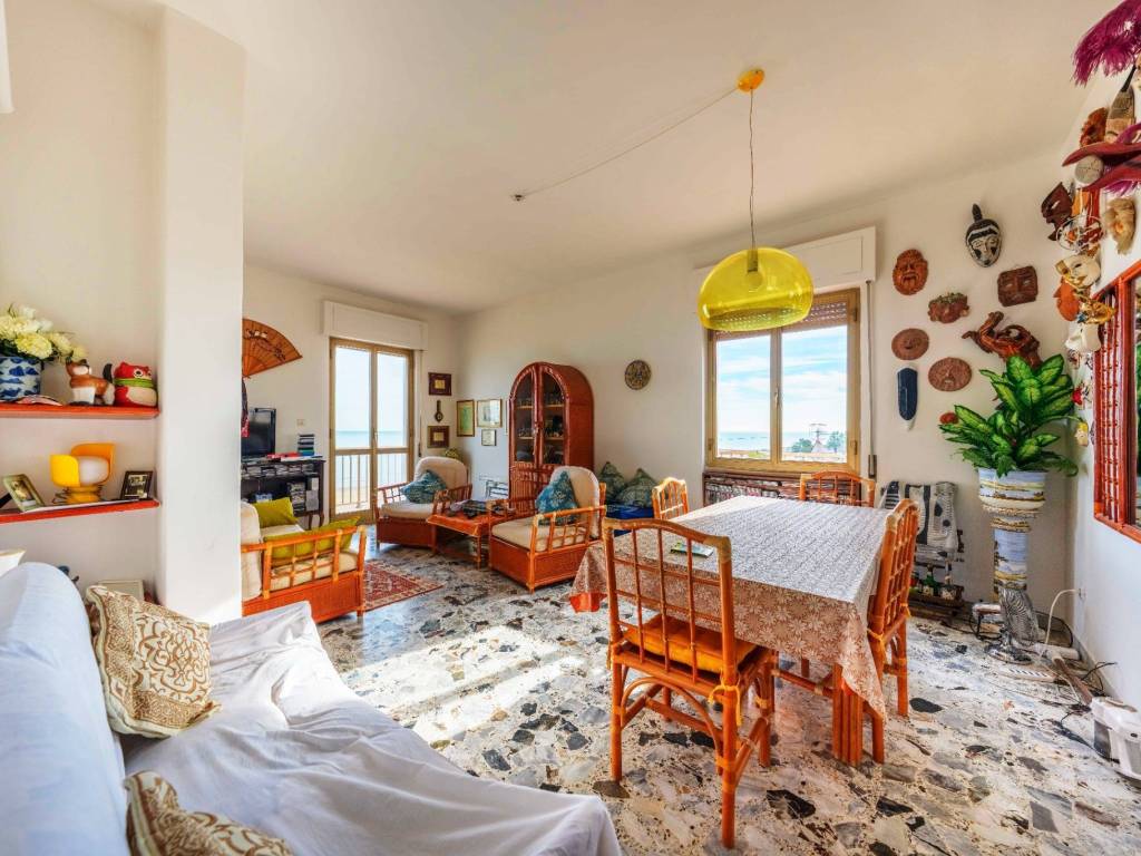 Appartamento a Roseto degli abruzzi in Lungomare Trieste, 24 - Foto 3