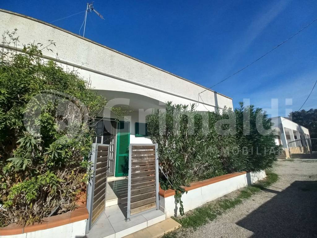 Casa indipendente a Taviano in Via Rimini, 2 - Foto 2