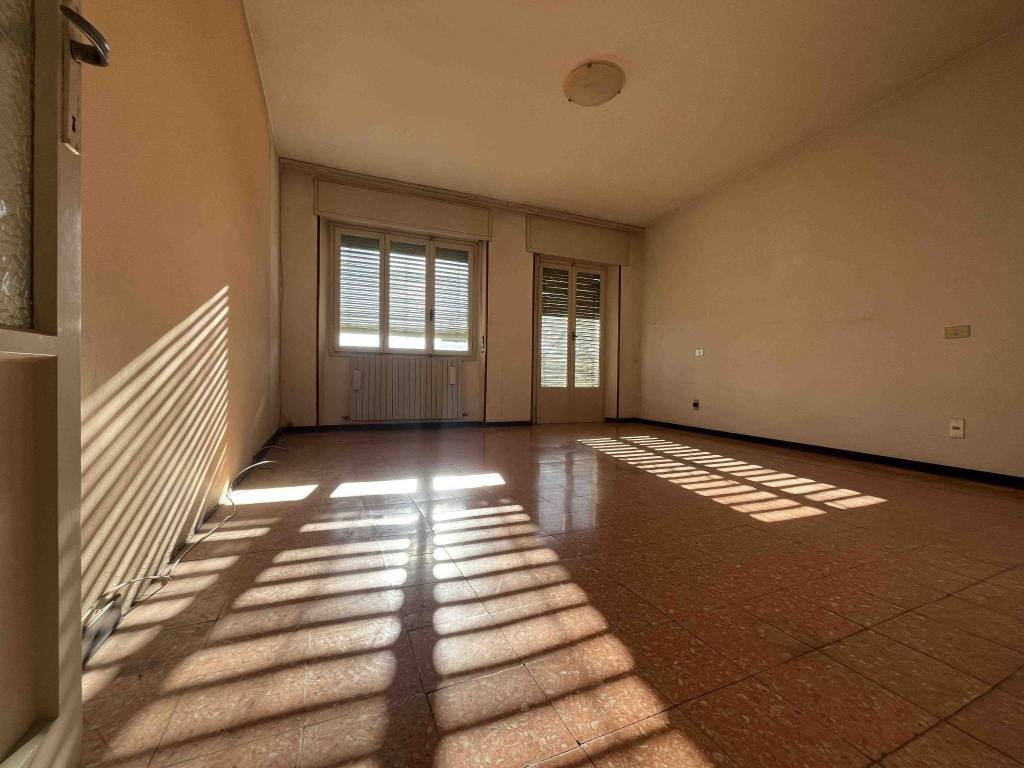 Villa a Sesto calende in Largo Dante Alighieri, 2 - Foto 4