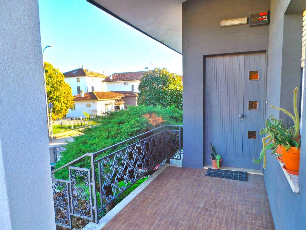 Villa a Tavagnacco in Via Montasio, 1 - Foto 4