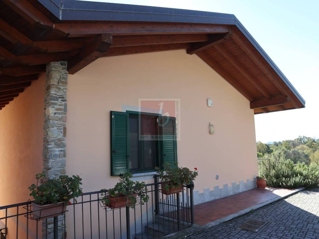 Villa a Besozzo in Via San Francesco d'Assisi - Foto 4