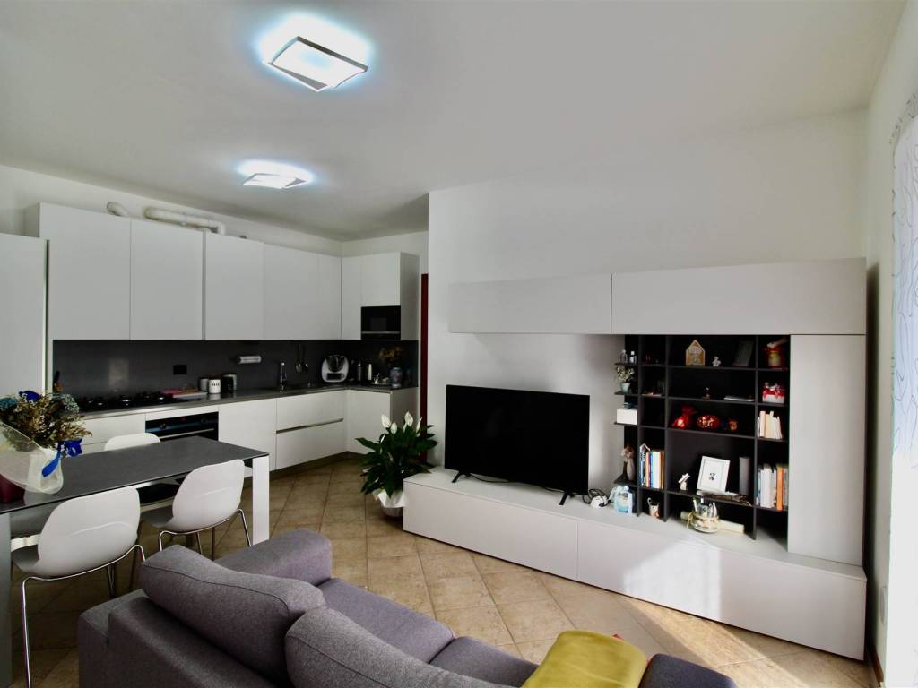 Appartamento a Montecchio maggiore in via tecchio - Foto 2