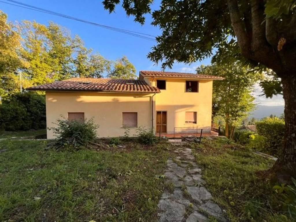 Villa a Santa fiora in Via Ferdinando Di Giulio, 116 - Foto 2