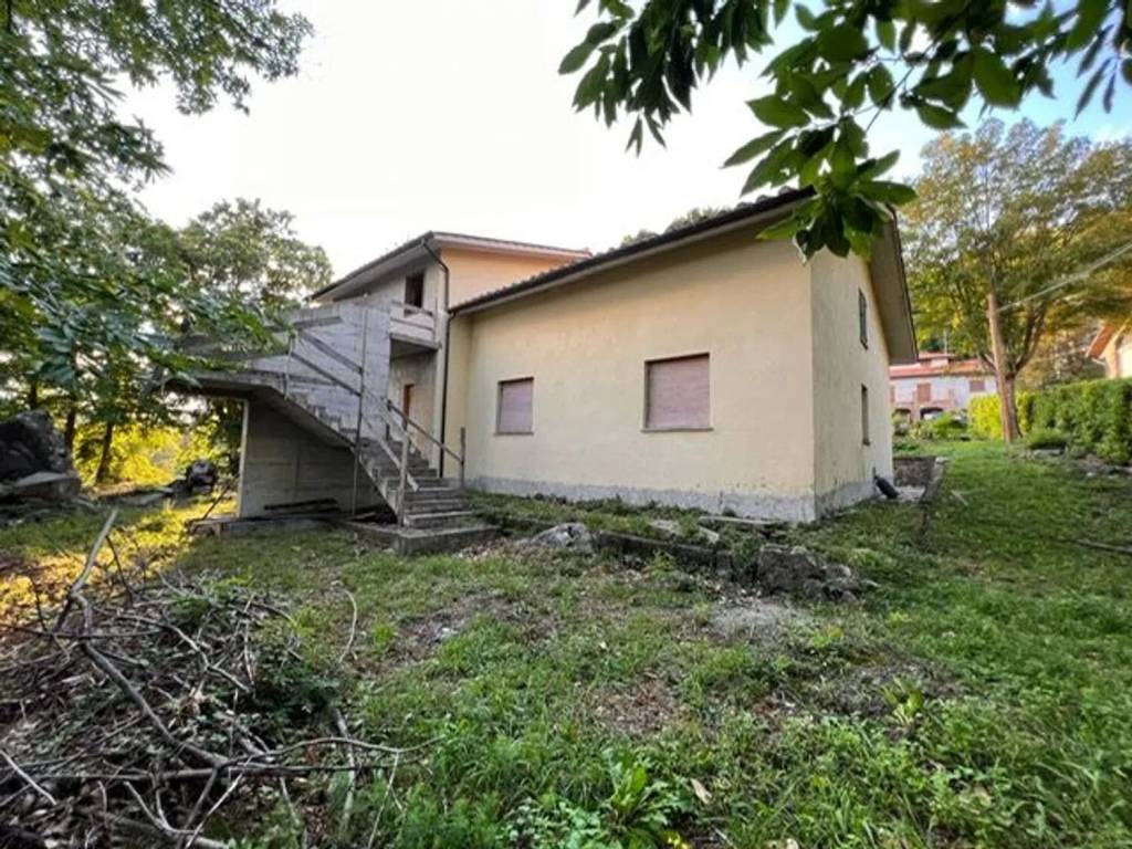 Villa a Santa fiora in Via Ferdinando Di Giulio, 116 - Foto 3