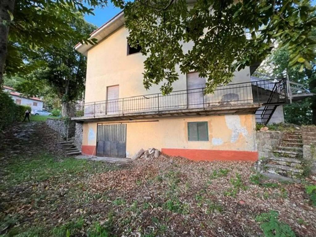 Villa a Santa fiora in Via Ferdinando Di Giulio, 116 - Foto 5