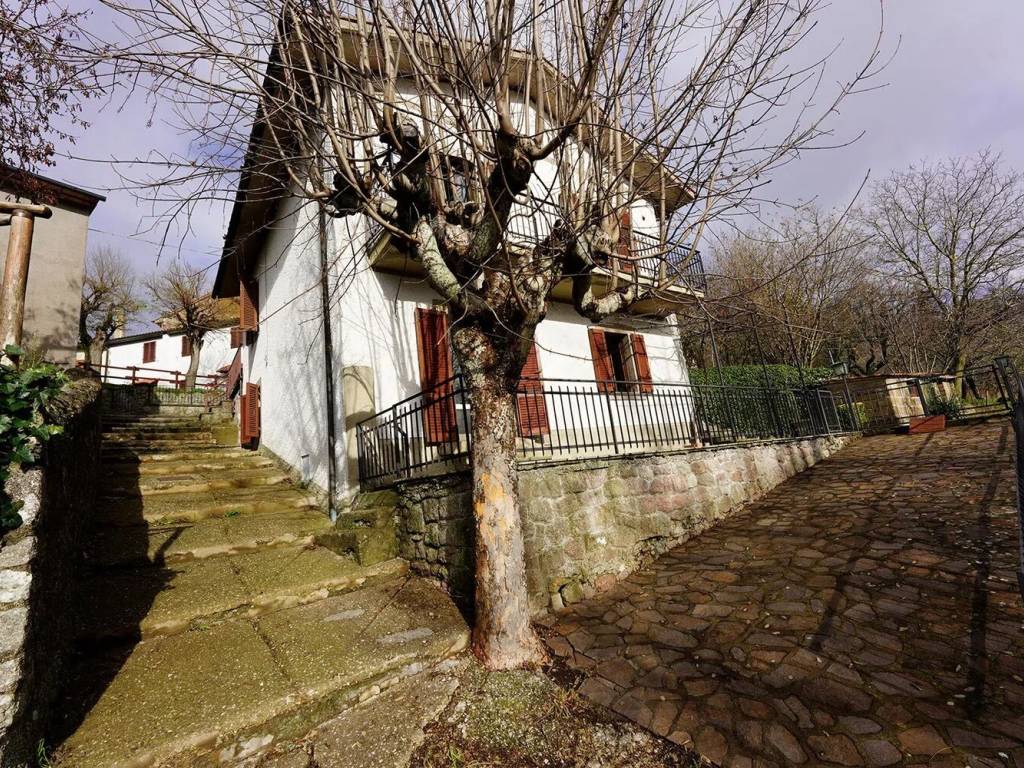 Villa a Santa fiora in Via Fratelli Cervi No Number - Foto 2