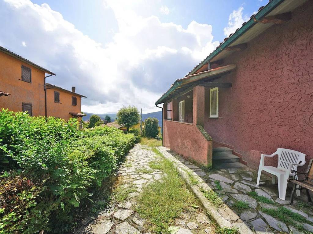 Villa a Santa fiora in Via Aldo Moro, 24 - Foto 3