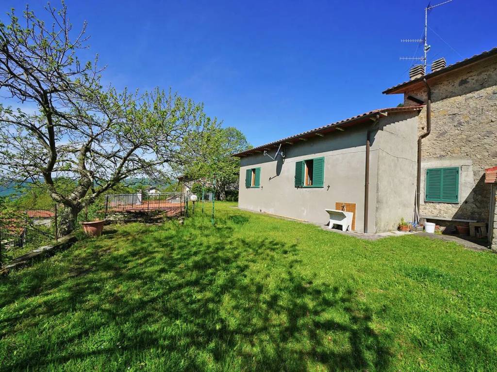 Villa a Santa fiora in Via Ferdinando Di Giulio, 150 - Foto 2