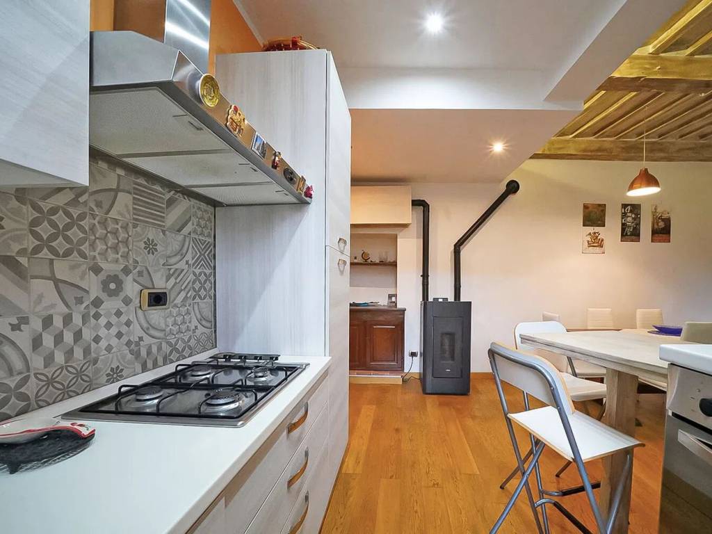 Appartamento a Santa fiora in Piazza Garibaldi No Number - Foto 5