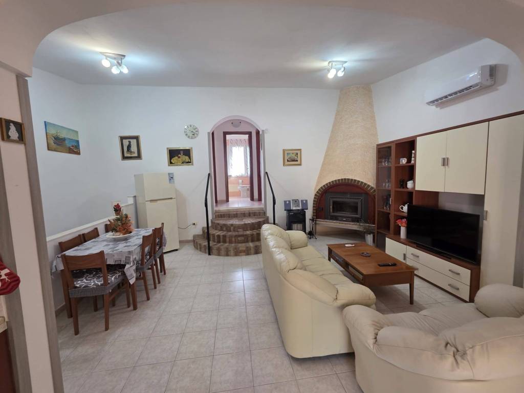 Villa a Quartu sant'elena in Via dei Crocus - Foto 3