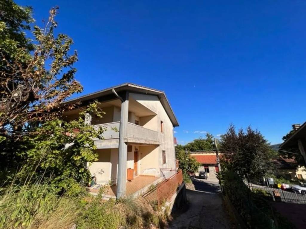 Appartamento a Santa fiora in Via Ferdinando Di Giulio, 1 - Foto 3