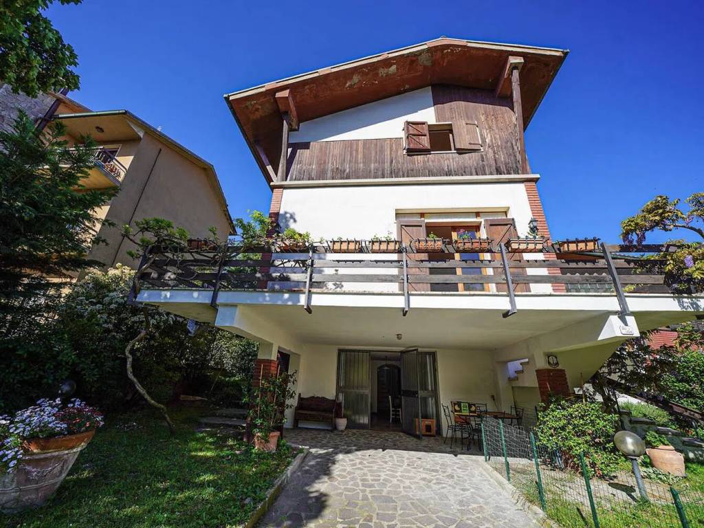 Villa a Castel del piano in Via Giacomo Matteotti No Number - Foto 3