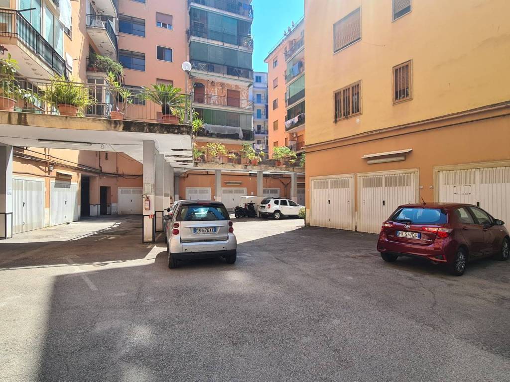 Box / garage a Portici in Via Gaetano Poli, 76 - Foto 5