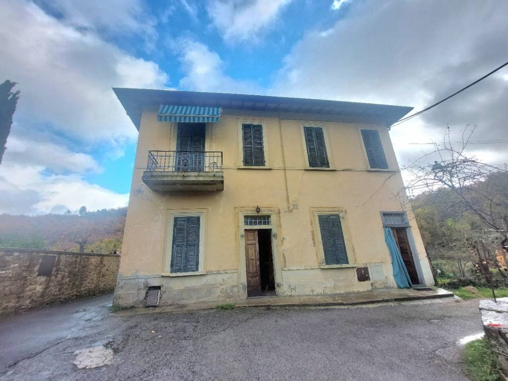 Villa a Figline e incisa valdarno in Strada Provinciale Chianti-Valdarno - Foto 2