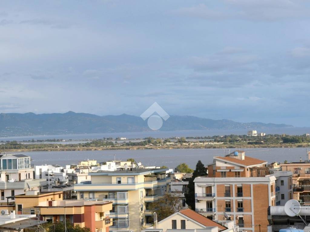 Attico / mansarda a Cagliari in Via Baldassarre Castiglione, 28 - Foto 2