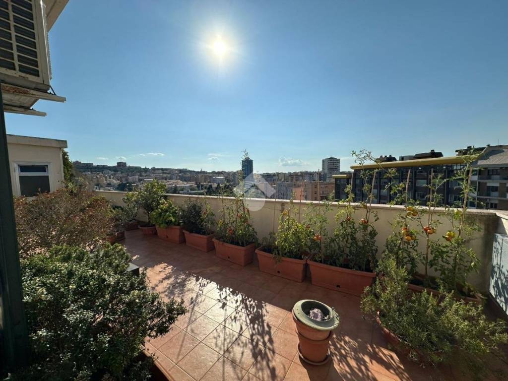 Attico / mansarda a Cagliari in Via Baldassarre Castiglione, 28 - Foto 3