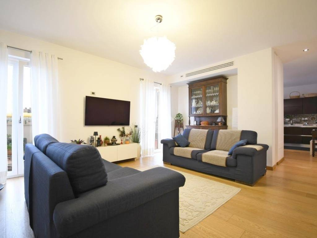 Attico / mansarda a Cagliari in Via Baldassarre Castiglione, 28 - Foto 4