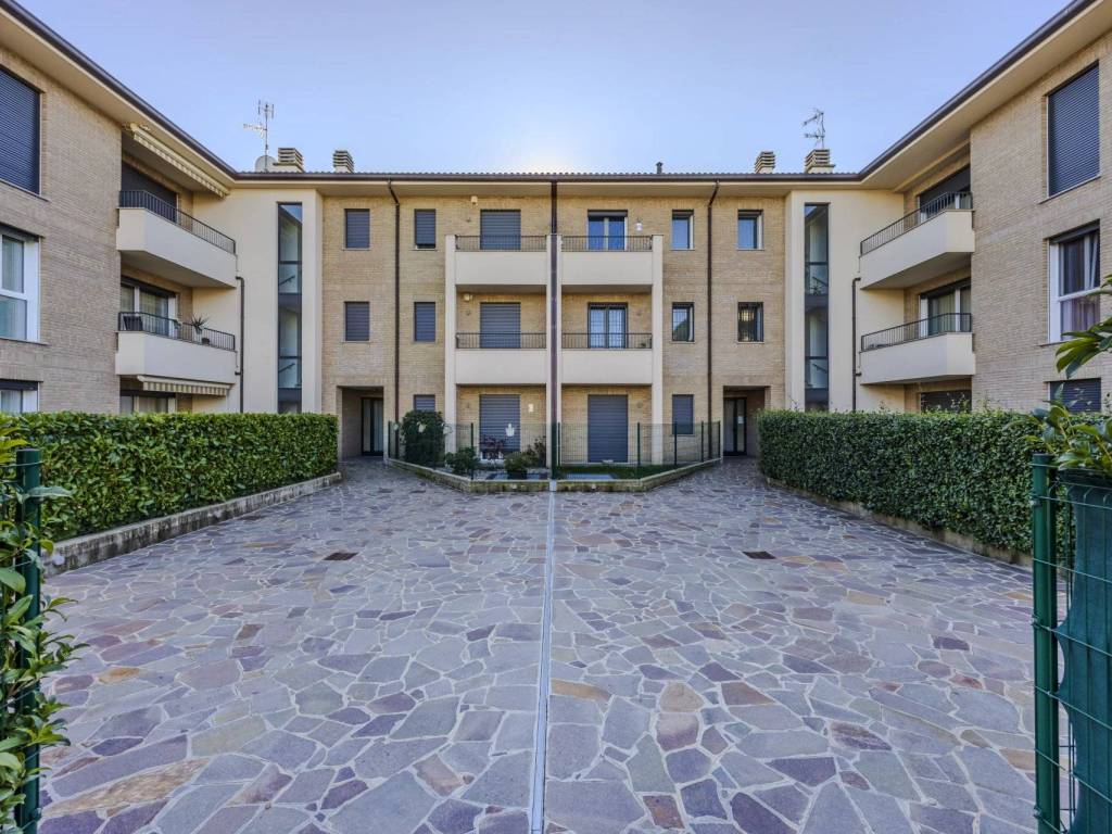 Appartamento a Saronno in Via Solferino, 45 - Foto 2