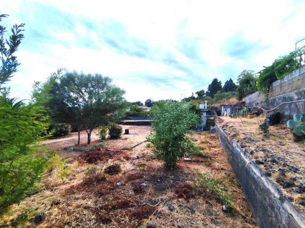 Terreno a Pedara in Via dei Gelsomini, 16 - Foto 4