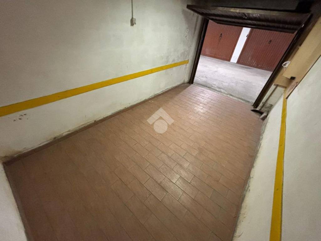 Box / garage a Novara in Via Monsignore Leone Ossola, 3 - Foto 3