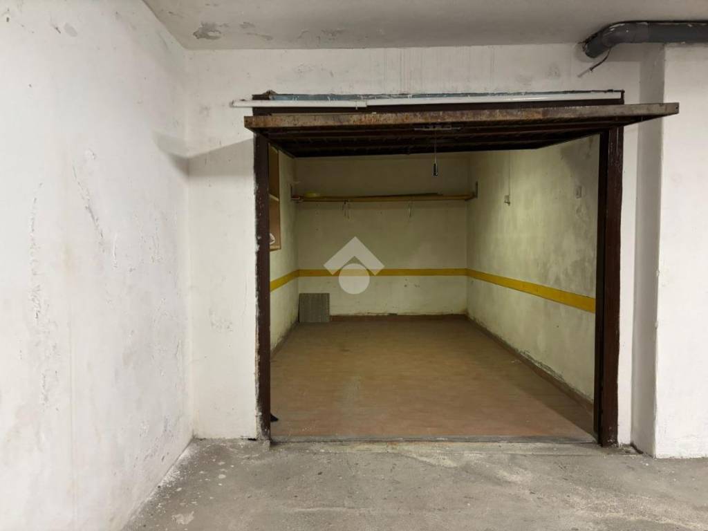 Box / garage a Novara in Via Monsignore Leone Ossola, 3 - Foto 4