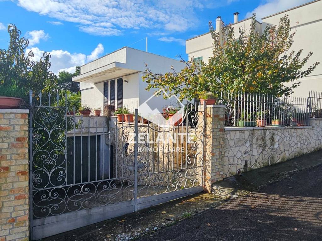 Casa indipendente a Castro in Via Mucurone - Foto 2