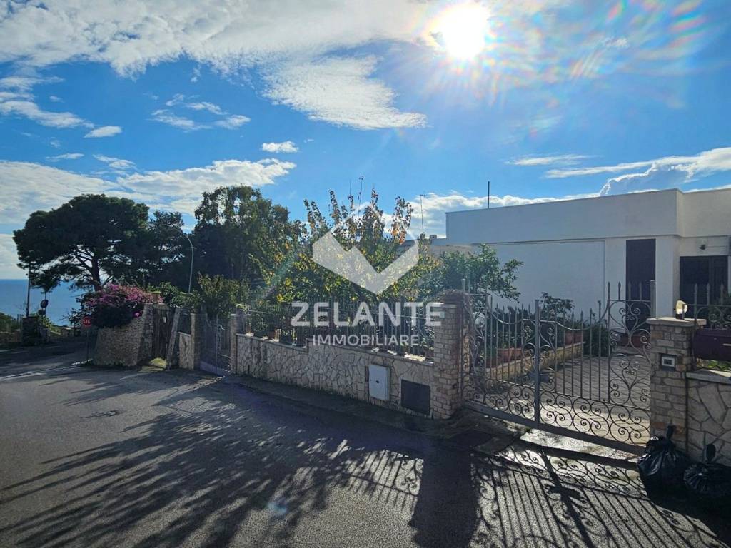 Casa indipendente a Castro in Via Mucurone - Foto 4