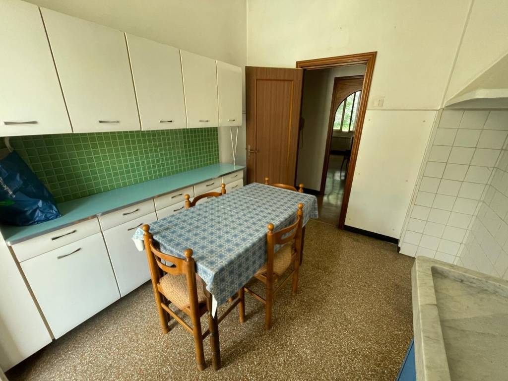 Appartamento a Genova in Via al Poligono di Quezzi - Foto 2