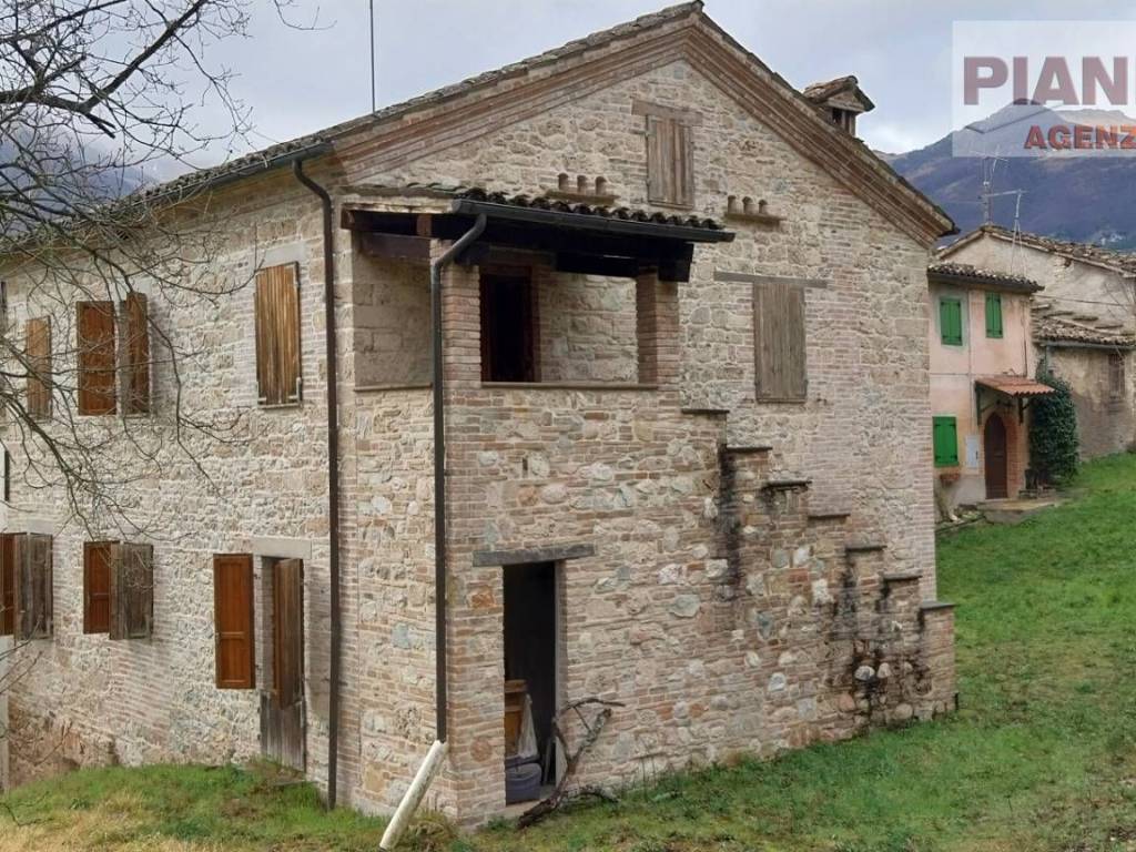 Casa indipendente a Sarnano in Contrada Gattari di Garulla - Foto 3