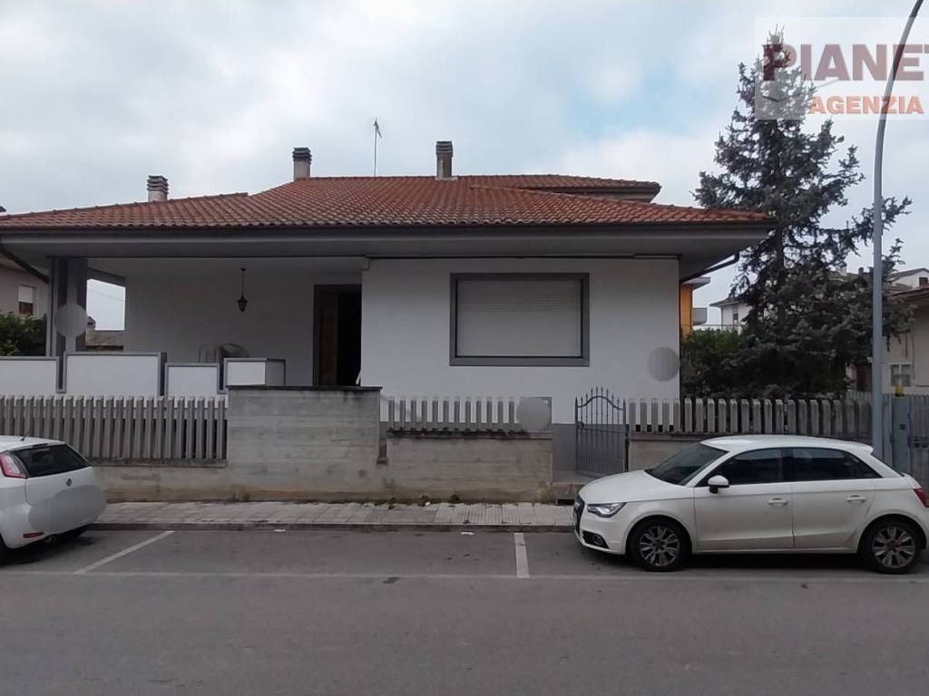 Casa indipendente a Colli del tronto in Via Giacomo Matteotti - Foto 2