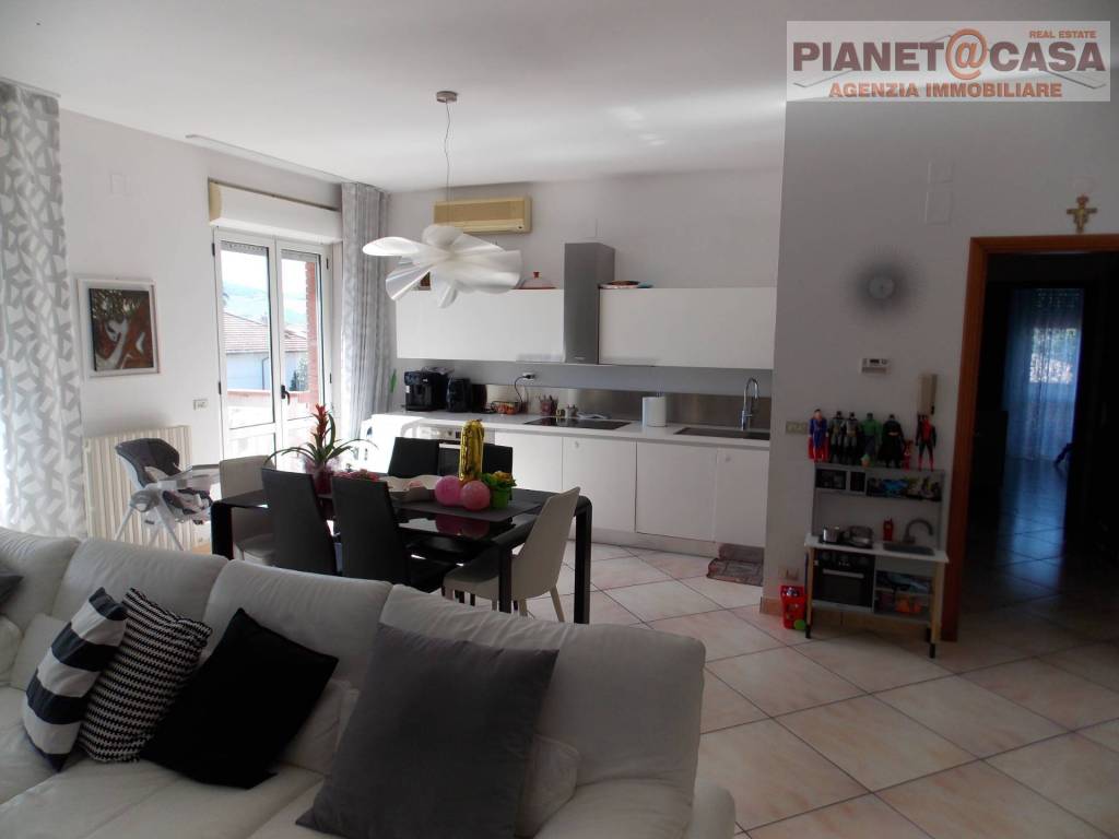 Appartamento a Spinetoli in Via Salaria - Foto 4