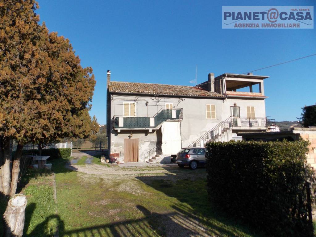 Casa indipendente a Colli del tronto in Via Casale Inferiore, 13 - Foto 2