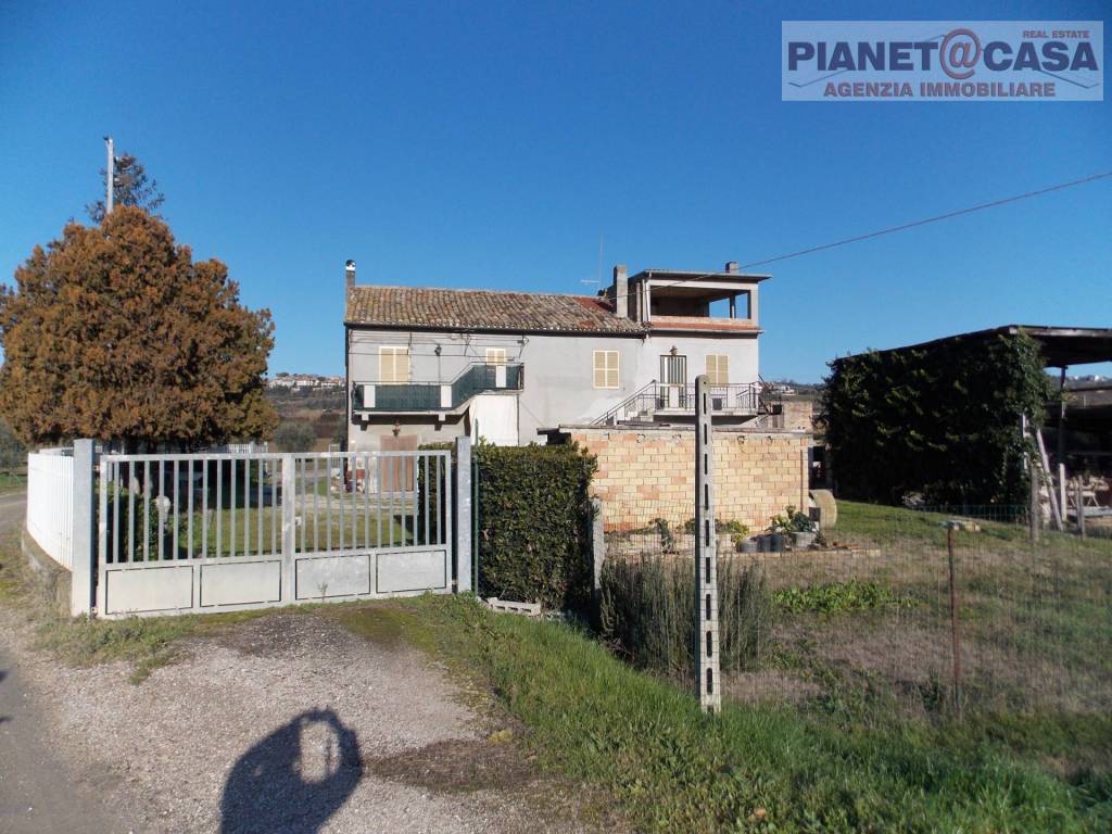 Casa indipendente a Colli del tronto in Via Casale Inferiore, 13 - Foto 3