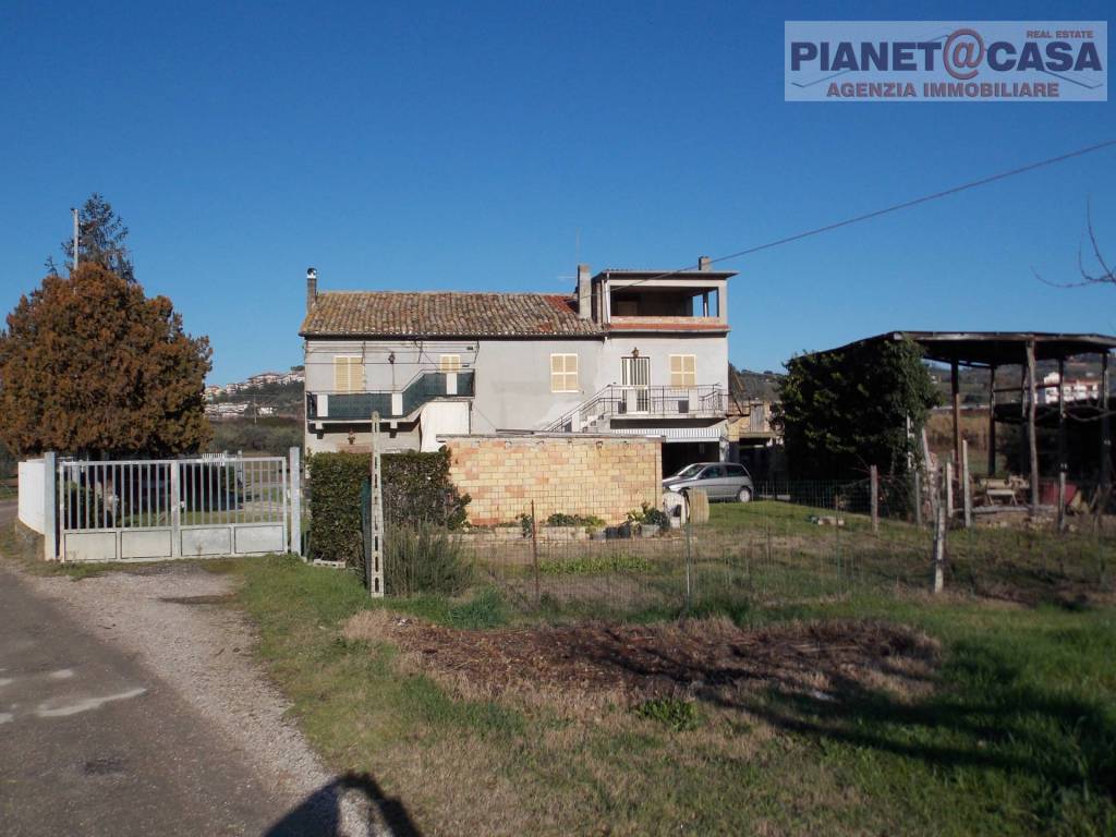 Casa indipendente a Colli del tronto in Via Casale Inferiore, 13 - Foto 4